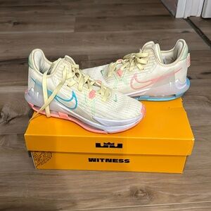 Lebron witness VI (Coconut milk/polarized blue )